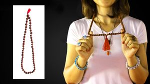 ಮಹಿಳೆಯರು ರುದ್ರಾಕ್ಷಿ ಮಾಲೆಯನ್ನು ಧರಿಸುತ್ತಿದ್ದೀರಾ? ಈ ವಿಚಾರ ಗೊತ್ತಿರಲಿ  