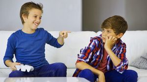 ತಾಯಂದಿರೇ ಮನೆಯಲ್ಲಿ ಮಕ್ಕಳು ಒಂದೇ ಸಮನೇ ಜಗಳವಾಡ್ತಾರಾ? ಜಗಳ ಪರಿಹರಿಸಲು ಇಲ್ಲಿದೆ ಟಿಪ್ಸ್‌! 