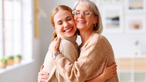 ಮದರ್ಸ್‌ ಡೇ 2023 : ಅಮ್ಮನ ಮುಖದಲ್ಲಿ ಸುಕ್ಕು ಹೆಚ್ಚಾಗಿದ್ಯಾ? ಇಲ್ಲಿದೆ ಪರಿಹಾರ 