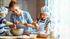 ಚಿಕ್ಕಂದಿನಲ್ಲೇ ಮಕ್ಕಳಿಗೆ ಸಹಾಯ ಮಾಡೋ ಗುಣಗಳನ್ನು ಕಲಿಸೋದು ಹೇಗೆ? 