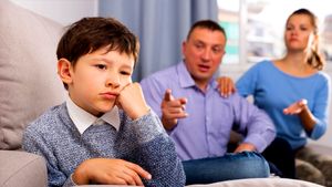 ಮಕ್ಕಳನ್ನು ಸ್ಟ್ರಿಕ್ಟ್ ಆಗಿ ಸಾಕುವ ಪೋಷಕರೇ ನಿಮ್ಮ ಮಕ್ಕಳ ಭವಿಷ್ಯವನ್ನು ನೀವೇ ಕೈಯಾರೆ ಹಾಳು ಮಾಡಿಕೊಂಡಂತೆ! 