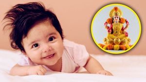 ಮಗಳಿಗೆ ಹೆಸರಿಡಲು  ಆಕರ್ಷಕ ಹೆಸರುಗಳನ್ನು ಹುಡುಕಿತ್ತಿದ್ದೀರಾ? ಇಲ್ಲಿದೆ ಲಕ್ಷ್ಮಿ ದೇವಿ ಹೆಸರುಗಳು 