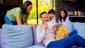  ಅಪ್ಪಂದಿರ ದಿನ: ಅಪ್ಪನಿಗೆ ನೀಡುವ ಗಿಫ್ಟ್ ಇದೆಯೆಲ್ಲಾ ತುಂಬಾ ಸ್ಪೆಷಲ್ ಅನಿಸುವುದು ಇದೇ ಕಾರಣಕ್ಕೆ