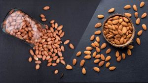 ಬಾದಾಮಿ Vs ಕಡಲೆ ಬೀಜ : ಯಾವುದನ್ನು ಸೇವಿಸಿದ್ರೆ ಆರೋಗ್ಯ ಚೆನ್ನಾಗಿರುತ್ತೆ? 