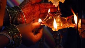 ದೀಪ ಹಚ್ಚುವಾಗ ಕೈ ಸುಟ್ಟು ಹೋದರೆ ಏನರ್ಥ! ಇದು ಅಪಶಕುನನಾ? 