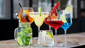 ಕಾಕ್ಟೇಲ್‌ ಮದ್ಯಗಿಂತ ಆರೋಗ್ಯಕರವೇ?  ಮಿಕ್ಸ್ಡ್‌ ಡ್ರಿಂಕ್‌ಗಿಂತ  ಹೇಗೆ ಭಿನ್ನ?