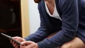 ಮೊಬೈಲ್ ಹಿಡಿದು ಟಾಯ್ಲೆಟ್‌ಗೆ ಹೋಗುತ್ತಿದ್ದೀರಾ? ಹಾಗಾದರೆ ಜೋಕೆ!