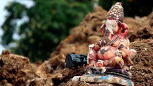 ಬೆಳಗ್ಗೆ ಎದ್ದ ಕೂಡಲೇ ಈ ರೀತಿ ದೇವರ ಫೋಟೋ ನೋಡಬೇಡಿ..! ಅಶುಭ ಖಚಿತ..