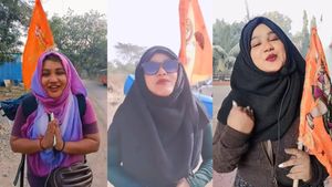 ಕೈಯಲ್ಲಿ ಕೇಸರಿ ಧ್ವಜ, ಬಾಯಲ್ಲಿ ರಾಮ ನಾಮ, ಅಯೋಧ್ಯೆಗೆ ಹೊರಟ ಭಕ್ತೆ ಶಬ್ನಮ್ ಶೇಖ್..!