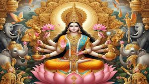 ಸಂಪತ್ತಿನ ಅಧಿದೇವತೆ ಲಕ್ಷ್ಮಿಯನ್ನು ಒಲಿಸುವುದು ಹೇಗೆ? ಇಲ್ಲಿದೆ ಪೂಜಾ ವಿಧಾನ, ಮಂತ್ರ..!