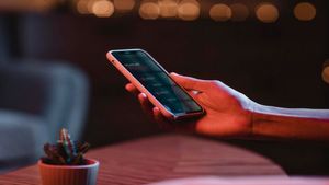 ಸಿಂಗಲ್ ಆಗಿದ್ದರೆ ಡೋಂಟ್ ವರಿ..! ಮೊಬೈಲ್‌ಗೆ ಬಂದಿದೆ AI ಪ್ರೇಮಿ.!