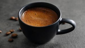 ಕಾಫಿಯ ಜೊತೆ ಹನಿ ತುಪ್ಪ ಹಾಕಿ ಕುಡಿದು ನೋಡಿ..! ಎಷ್ಟು ಲಾಭವಿದೆ ಗೊತ್ತಾ?