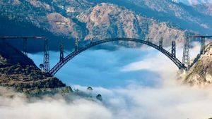 ಜಗತ್ತಿನ ಅತಿ ಎತ್ತರದ ರೈಲ್ವೆ ಸೇತುವೆ ಚೆನಾಬ್‌ ಬ್ರಿಡ್ಜ್ ನಾಳೆ ಲೋಕಾರ್ಪಣೆ.!