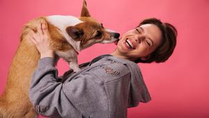  ನಾಯಿ  ನಮ್ಮ ಮುಖವನ್ನು  ನೆಕ್ಕಿದರೆ ಏನಾದರೂ ತೊಂದರೆಯಾಗುವುದೇ? ನಾಯಿ ಮುಖವನ್ನು ನೆಕ್ಕುವುದೇಕೆ?