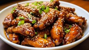 ರೆಸಿಪಿ:  ಜೇನು-ಭಾರತೀಯ ಶೈಲಿಯಲ್ಲಿ ಬೆಳ್ಳುಳ್ಳಿ ಚಿಕನ್ ಸ್ನ್ಯಾಕ್ಸ್,   ರುಚಿ ಸೂಪರ್ 