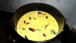  2 ಬಗೆಯ  ಮಜ್ಜಿಗೆ ಸಾರು ರೆಸಿಪಿ: ಕಾಯಿ ಹಾಕಿದ, ಕಾಯಿ ಹಾಕದ ಸಾರಿನ ರೆಸಿಪಿ