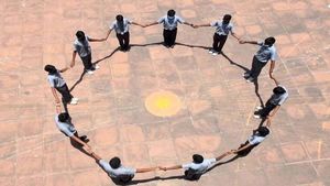 Zero Shadow Day:  ಬೆಂಗಳೂರಲ್ಲಿ ಇಂದು ಶೂನ್ಯ ನೆರಳು ದಿನ.! ಯಾವ ಸಮಯದಲ್ಲಿ ಗೊತ್ತಾ?