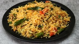 ಸಖತ್ ರುಚಿಯ ಹೀರೇಕಾಯಿ ರೈಸ್ ಮಾಡಿ ನೋಡಿ..! ಸಿಂಪಲ್ ರೆಸಿಪಿ.!