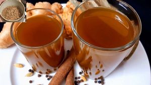 ಸಾಮಾನ್ಯ ಶೀತ-ಕೆಮ್ಮಿಗೆ ಪರಿಣಾಮಕಾರಿ ಕಷಾಯ ಪುಡಿ  ಮಾಡುವುದು  ಹೇಗೆ?