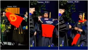 ಅಮೆರಿಕದಲ್ಲೂ ಆರ್‌ಸಿಬಿ ಹವಾ..! ವೇದಿಕೆ ಮೇಲೆ ಜೆರ್ಸಿ ಹಾರಾಡಿದ ಬಾವುಟ..!