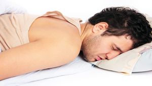 ನಿದ್ರೆಯಲ್ಲಿ ಮಾತನಾಡುತ್ತೀರಾ? ಈ ರೀತಿ ಆಗೋದ್ಯಾಕೆ..? ತಪ್ಪಿಸುವುದು ಹೇಗೆ?