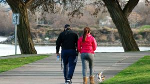 ಬೇಸಿಗೆಯಲ್ಲಿ ಸಂಜೆ ಹೊತ್ತು ನಡೆಯುವುದರಿಂದ  ದೊರೆಯುವ ಪ್ರಯೋಜನಗಳು