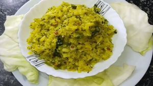 ಮದುವೆ ಮನೆ ರುಚಿಯ ಎಲೆ ಕೋಸಿನ ಪಲ್ಯ ಮಾಡಿ ನೋಡಿ..!