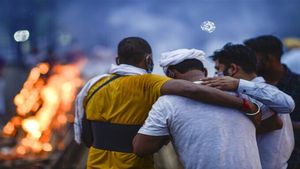 ಮೃತರ ಚಿತೆಗೆ ಬೆಂಕಿ ಇಟ್ಟ ಬಳಿಕ ತಿರುಗಿ ನೋಡಬಾರದು ಏಕೆ..? ಏನಿದು ನಿಯಮ?