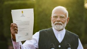 ಭಾರತದ ರಾಷ್ಟ್ರಪತಿ-ಪ್ರಧಾನಿಗೆ ತಿಂಗಳ ವೇತನ ಎಷ್ಟು.? ಇಲ್ಲಿದೆ ಮಾಹಿತಿ..!