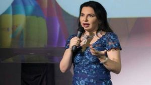 ಈಕೆ ಜಗತ್ತಿನ ಮೋಸ್ಟ್ ವಾಂಟೆಡ್ ಮಹಿಳೆ..! ರಾತ್ರೋರಾತ್ರಿ ಸಾವಿರಾರು ಕೋಟಿ ವಂಚನೆ.!