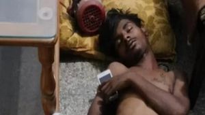 ಮನೆ ಕಳ್ಳತನಕ್ಕೆಂದು ಬಂದು ಎಸಿ ಆನ್ ಮಾಡಿ ಮಲಗಿದ ಕಳ್ಳ..! ಎಬ್ಬಿಸಿದ್ದು ಪೊಲೀಸರು..!