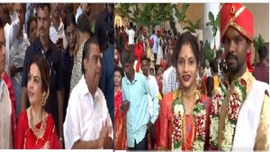 50 ಜೋಡಿಗೆ ಮದುವೆ ಮಾಡಿಸಿದ ಅಂಬಾನಿ,  ಮಗನ ಮದುವೆಗೆ ಮುನ್ನ ಈ ರೀತಿ ಮದುವೆ ಮಾಡಿಸಿದ್ದೇಕೆ?