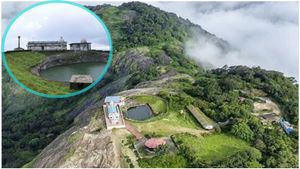 ಮೋಡಕ್ಕೆ ಮುತ್ತಿಕ್ಕುವ ಆಸೆ ನಿಮಗಿದ್ದರೆ ಕುಂದಾದ್ರಿಗೆ ಬರಲೇಬೇಕು..!! 