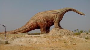 ಬೃಹತ್ ಅಗಲದ ಡೈನೋಸಾರ್ ಹೆಜ್ಜೆ ಗುರುತು ಪತ್ತೆ ಮಾಡಿದ 10 ವರ್ಷದ ಬಾಲಕಿ..!