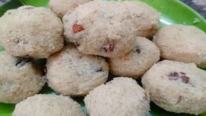 ಹಬ್ಬಕ್ಕಾಗಿ ರವೆ ಲಡ್ಡು ಮಾಡಿ.! ಪಾಕ-ಹಾಲು ಯಾವುದು ಬೇಡ..! 