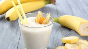 ಜ್ಯೂಸ್ ಅಂಗಡಿಯಲ್ಲಿ ಸಿಗುವ ಬಾಳೆಹಣ್ಣಿನ ಮಿಲ್ಕ್ ಶೇಕ್ ಮನೆಯಲ್ಲೇ ಮಾಡಿ..! ತುಂಬಾ ಸಿಂಪಲ್