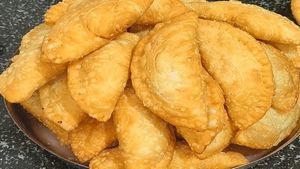 ಹಬ್ಬದಲ್ಲಿ ಮಾಡಿ ನೋಡಿ ಸ್ಪೆಷಲ್ ರುಚಿಯ ಬೆಲ್ಲದ ಕರ್ಜಿಕಾಯಿ.!