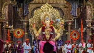 ಲಾಲಾಬಾಗ್‌ ಗಣಪನಿಗೆ ಮೊದಲ ದಿನವೇ ₹50 ಲಕ್ಷ ದೇಣಿಗೆ..!