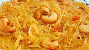 1 ಕಪ್ ಶಾವಿಗೆ 2 ಸ್ಪೂನ್  ತುಪ್ಪದಲ್ಲಿ ಅದ್ಭುತ ರುಚಿಯ ಶಾವಿಗೆ ಕೇಸರಿ ಬಾತ್ ಮಾಡಿ..!