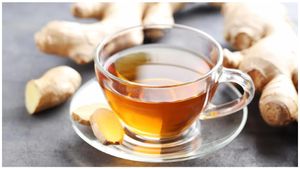  ಶುಂಠಿ ಟೀ ರೆಸಿಪಿ: ಚಳಿಗಾಲದಲ್ಲಿಆರೋಗ್ಯ  ರಕ್ಷಣೆ ಮಾಡುತ್ತೆ ಈ ಟೀ
