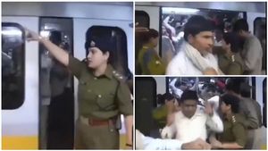 ಮಹಿಳಾ ಬೋಗಿಯಲ್ಲಿದ್ದ ಪುರುಷರಿಗೆ ಖಾಕಿ ಏಟು.! ಈಗ ಸಮಾನತೆ ಎಲ್ಲಿದೆ ಎಂದ ನೆಟ್ಟಿಗರು..!