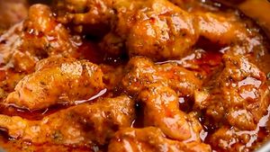 ಭಾನುವಾರದ ಬಾಡೂಟಕ್ಕೆ ಇಲ್ಲಿದೆ ಚಿಕನ್ ಸಾರು..! ಈ ಮಸಾಲೆ ಹಾಕಿದ್ರೆ ಬೊಂಬಾಟ್ ರುಚಿ!