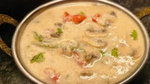 ಮಶ್ರೂಮ್‌ ಗ್ರೇವಿ ಈ ರೀತಿ ಮಾಡಿ ಚಪಾತಿ ಜೊತೆ ಸವಿದರೆ  ಅದರ ರುಚಿಗೆ ನೀವಾಗುವಿರಿ ಕ್ಲೀನ್ ಬೋಲ್ಡ್‌