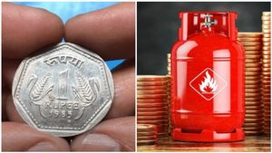 1 ರೂಪಾಯಿಗಾಗಿ ಗ್ಯಾಸ್ ಏಜೆನ್ಸಿ ಜೊತೆ 8 ವರ್ಷ ಹೋರಾಡಿದ ವ್ಯಕ್ತಿ.! ಪರಿಹಾರ ಸಿಕ್ಕಿದ್ದೆಷ್ಟು..?