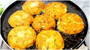 2 ಆಲೂಗಡ್ಡೆ ಇದ್ರೆ ಗರಿಗರಿಯ ಕಟ್ಲೇಟ್ ಮಾಡಿ ನೋಡಿ..! ಬಾಯಲ್ಲಿ ನೀರು ಬರೋದು ಪಕ್ಕಾ..!