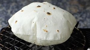 ಹೋಟೆಲ್‌ನಲ್ಲಿ ನೀಡುವ ಹತ್ತಿಯಂತ ಅಕ್ಕಿ ರೊಟ್ಟಿ ಮನೆಯಲ್ಲೇ ಮಾಡಿ.! 2 ವಸ್ತು ಇದ್ರೆ ಸಾಕು!