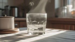 ನಿತ್ಯ ಬಿಸಿ ನೀರು ಕುಡಿದರೆ ಏನಾಗುತ್ತದೆ..! ನಿಮ್ಮ ದೇಹದಲ್ಲಾಗುವ ಬದಲಾವಣೆ ಏನು ಗೊತ್ತಾ?