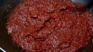 ಮನೆಯಲ್ಲಿ ಕೆಂಪು ಚಟ್ನಿ ಮಾಡಿದ್ರೆ ಎಲ್ಲಾ ತಿಂಡಿಗೂ ರುಚಿ ನೀಡುತ್ತೆ..!