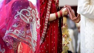 ಮದುವೆ ಆಮಂತ್ರಣ ಪತ್ರಿಕೆಯಲ್ಲಿ ವಧು-ವರರ ವಯಸ್ಸು ಕಡ್ಡಾಯ..! ಎಲ್ಲಿ.? ಏಕೆ ಈ ನಿಯಮ?