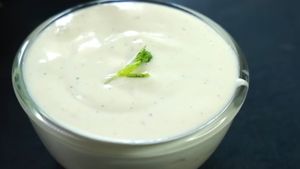 ಮನೆಯಲ್ಲೇ 2 ನಿಮಿಷದಲ್ಲಿ ಮಯೋನೀಸ್ ಮಾಡೋದು ಹೇಗೆ? ಮಯೋನೀಸ್ ಉಪಯೋಗ ಎಷ್ಟಿದೆ ಗೊತ್ತಾ?